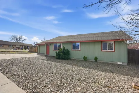 3302 SW Reindeer Avenue Redmond OR 97756