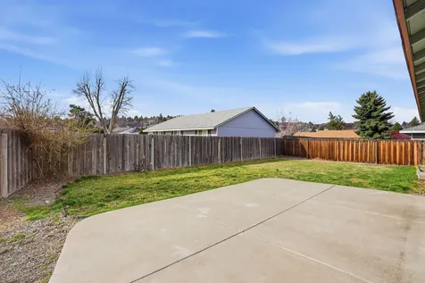 3302 SW Reindeer Avenue Redmond OR 97756