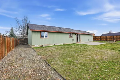 3302 SW Reindeer Avenue Redmond OR 97756