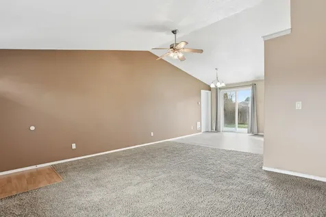 3302 SW Reindeer Avenue Redmond OR 97756