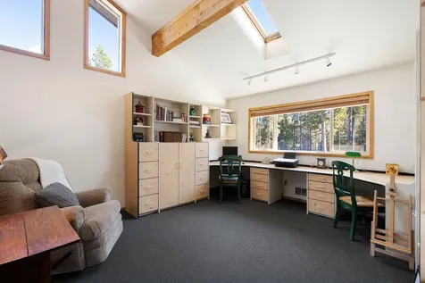 15124 E River Loop Drive E Bend OR 97707