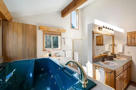 15124 E River Loop Drive E Bend OR 97707