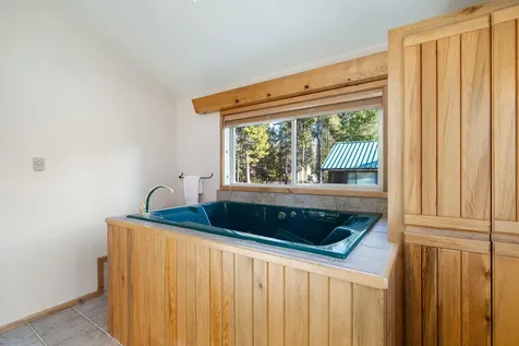 15124 E River Loop Drive E Bend OR 97707