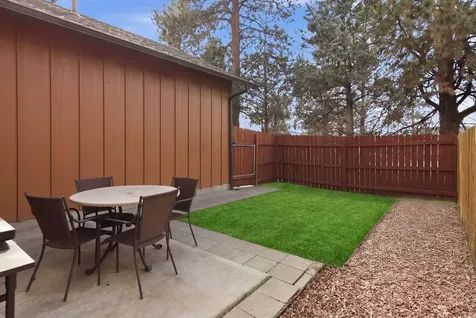 62761 Hawkview Road Bend OR 97701