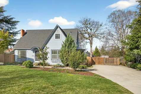 3473 Poppywoods Drive Medford OR 97504