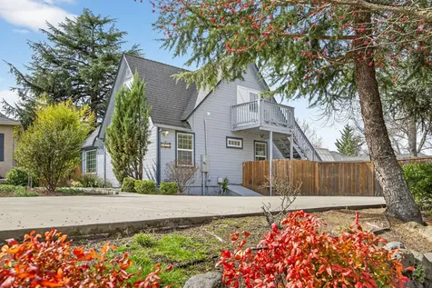 3473 Poppywoods Drive Medford OR 97504