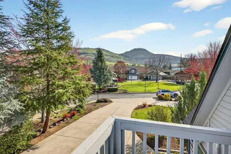 3473 Poppywoods Drive Medford OR 97504