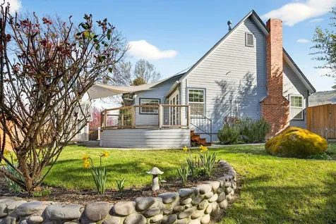3473 Poppywoods Drive Medford OR 97504
