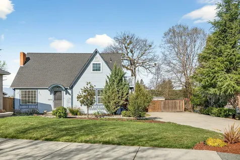3473 Poppywoods Drive Medford OR 97504