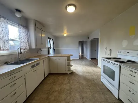 930 NW Canyon Drive Redmond OR 97756
