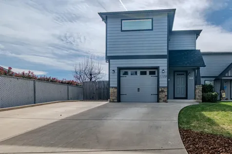1109 Peachwood Court Medford OR 97501