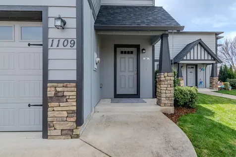 1109 Peachwood Court Medford OR 97501