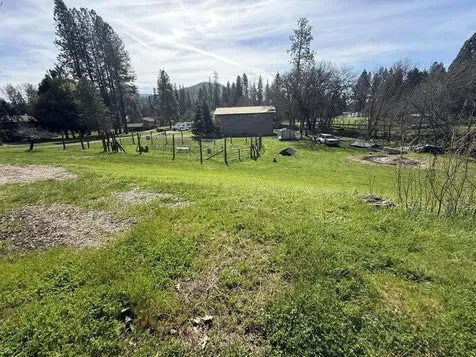 7422 Rogue River Drive Shady Cove OR 97539