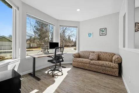 997 SE Shadowood Drive Bend OR 97702