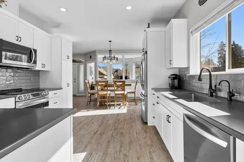 997 SE Shadowood Drive Bend OR 97702