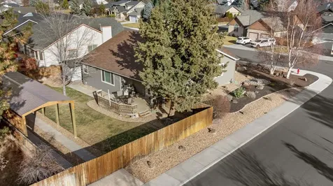 997 SE Shadowood Drive Bend OR 97702