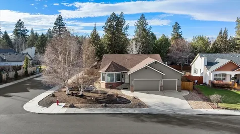 997 SE Shadowood Drive Bend OR 97702