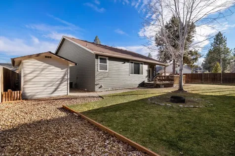 997 SE Shadowood Drive Bend OR 97702