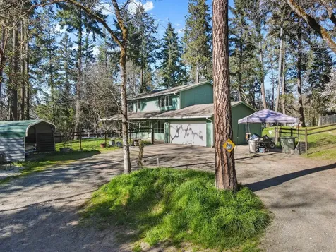 1438 Summit Loop Grants Pass OR 97527