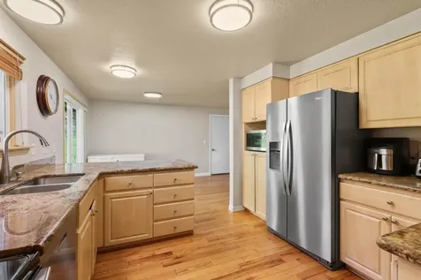 1438 Summit Loop Grants Pass OR 97527