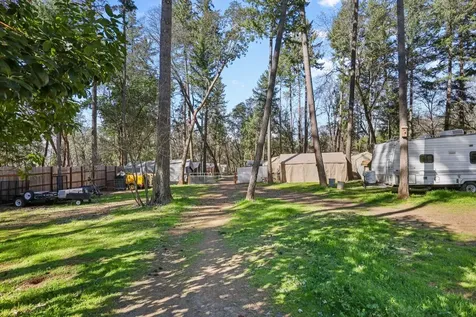 1438 Summit Loop Grants Pass OR 97527