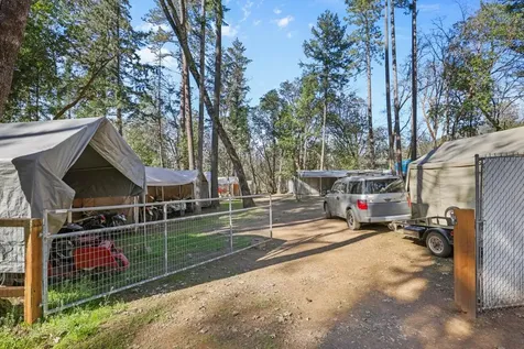 1438 Summit Loop Grants Pass OR 97527