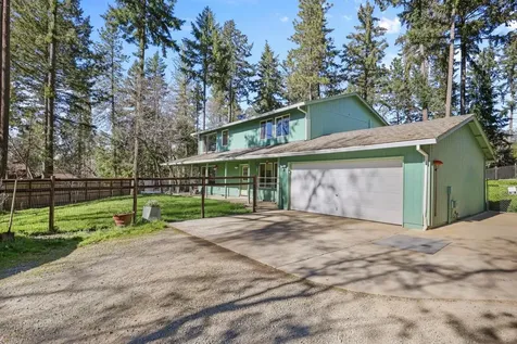 1438 Summit Loop Grants Pass OR 97527