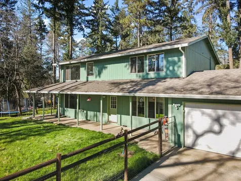 1438 Summit Loop Grants Pass OR 97527
