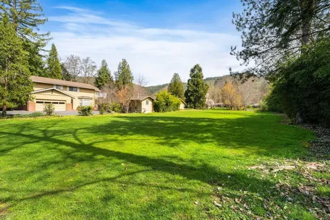 1345 NE 9th Street Grants Pass OR 97526