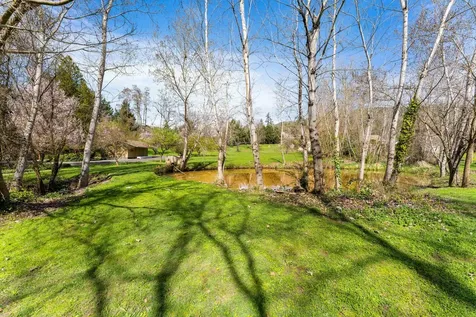 1345 NE 9th Street Grants Pass OR 97526