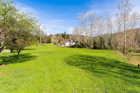 1345 NE 9th Street Grants Pass OR 97526