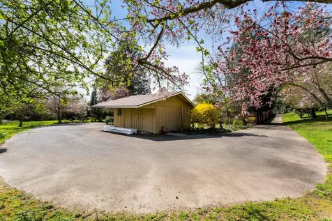 1345 NE 9th Street Grants Pass OR 97526