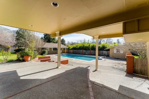 1345 NE 9th Street Grants Pass OR 97526