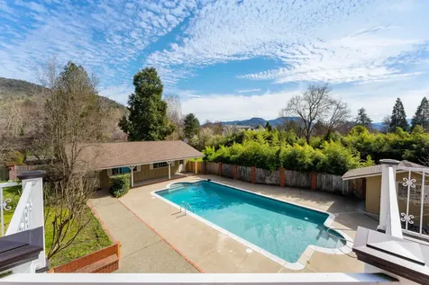 1345 NE 9th Street Grants Pass OR 97526