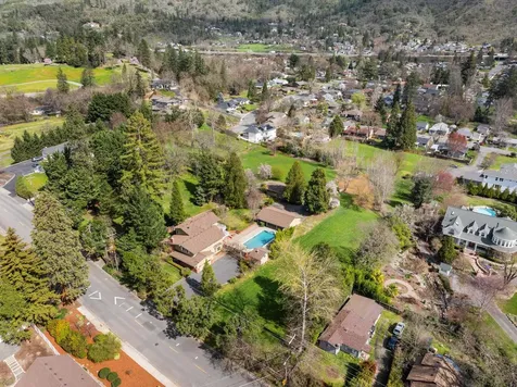 1345 NE 9th Street Grants Pass OR 97526