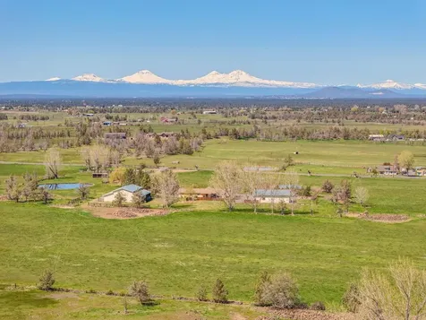 4088 SW Minson Road Powell Butte OR 97753