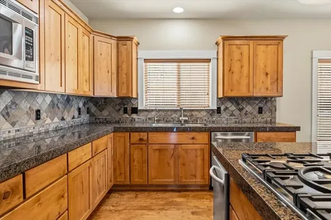 4122 SW Salmon Place Redmond OR 97756