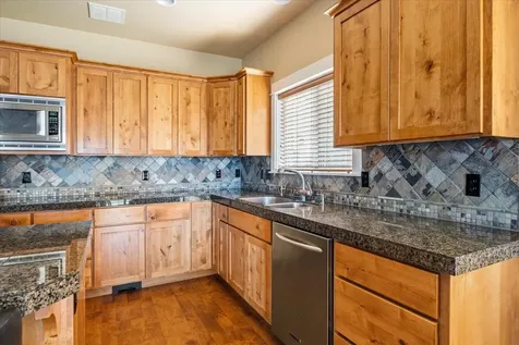 4122 SW Salmon Place Redmond OR 97756