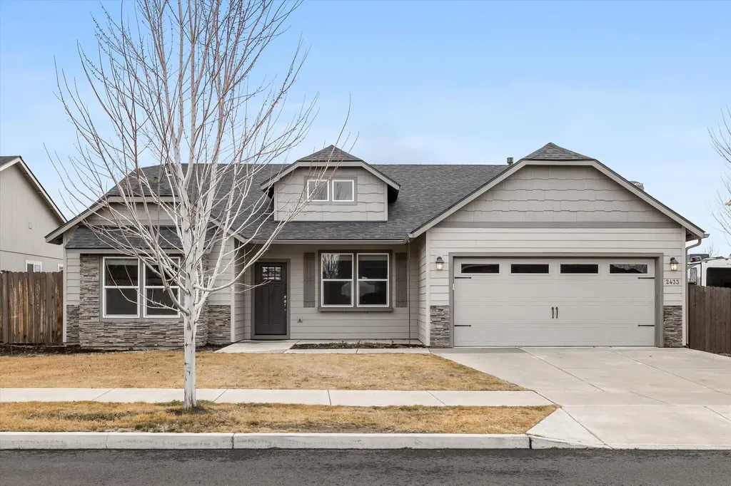 2433 NW Hazelwood Avenue Redmond OR 97756