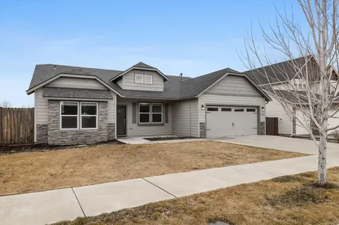 2433 NW Hazelwood Avenue Redmond OR 97756