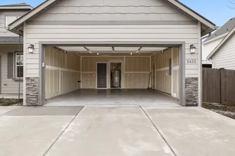 2433 NW Hazelwood Avenue Redmond OR 97756