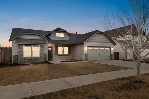 2433 NW Hazelwood Avenue Redmond OR 97756
