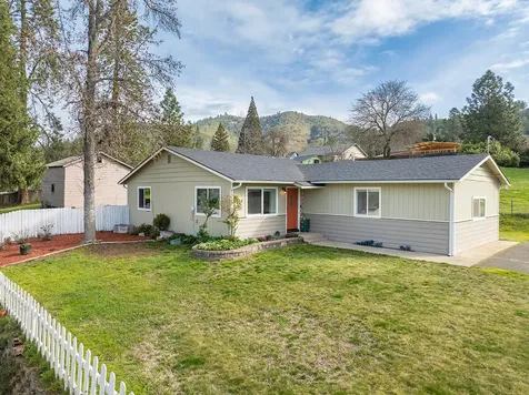 114 Short Street Rogue River OR 97537