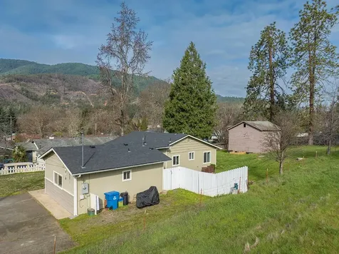 114 Short Street Rogue River OR 97537