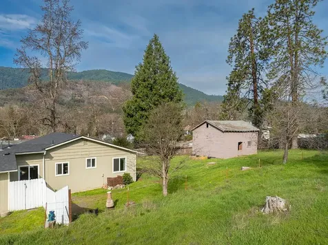 114 Short Street Rogue River OR 97537