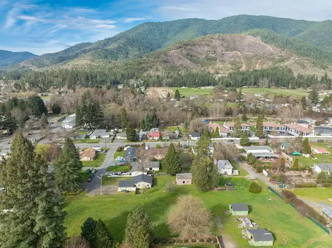 114 Short Street Rogue River OR 97537