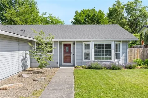 3073 Ruby Drive Medford OR 97504