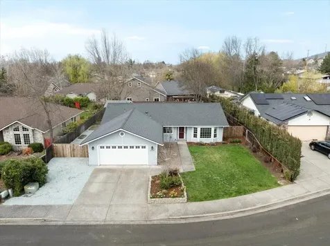 3073 Ruby Drive Medford OR 97504