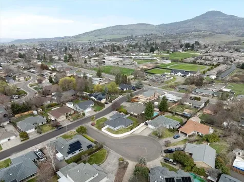3073 Ruby Drive Medford OR 97504