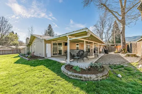 2860 W Griffin Creek Road Medford OR 97501
